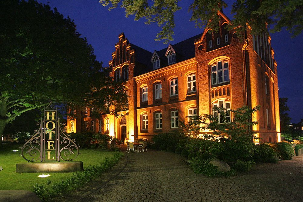 Hotel Altes Gymnasium Husum  Esterno foto